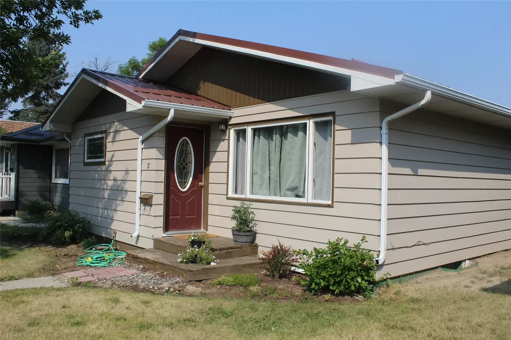 17 S Delaware Street Conrad MT 59425