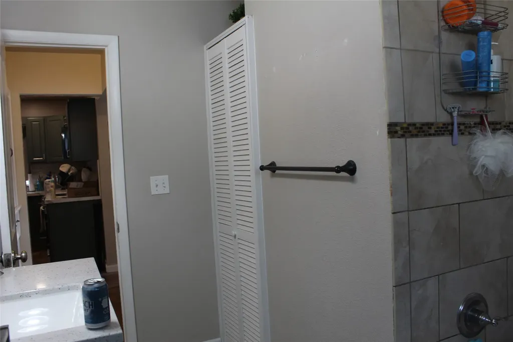 17 S Delaware Street Conrad MT 59425