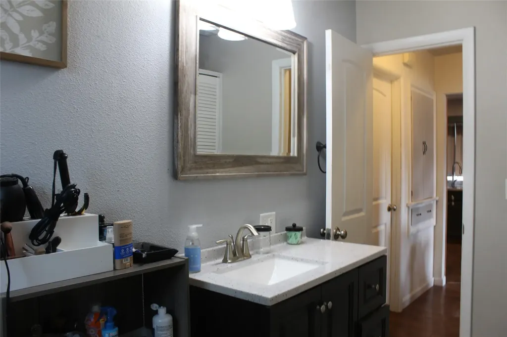 17 S Delaware Street Conrad MT 59425