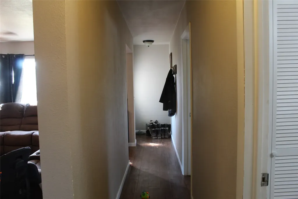17 S Delaware Street Conrad MT 59425