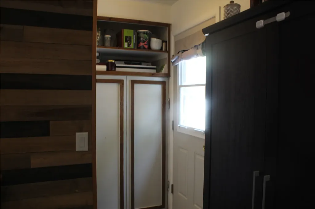 17 S Delaware Street Conrad MT 59425