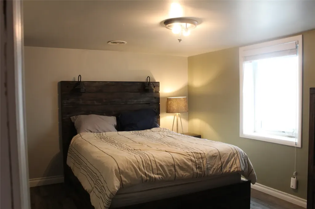 17 S Delaware Street Conrad MT 59425