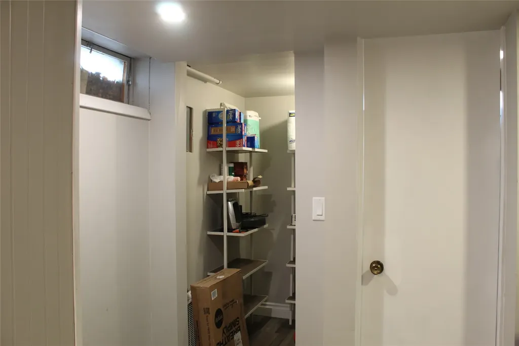 17 S Delaware Street Conrad MT 59425