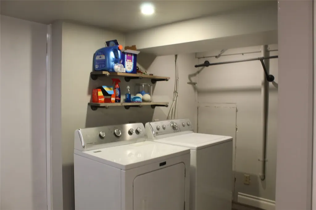 17 S Delaware Street Conrad MT 59425