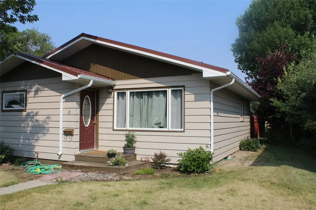 17 S Delaware Street Conrad MT 59425