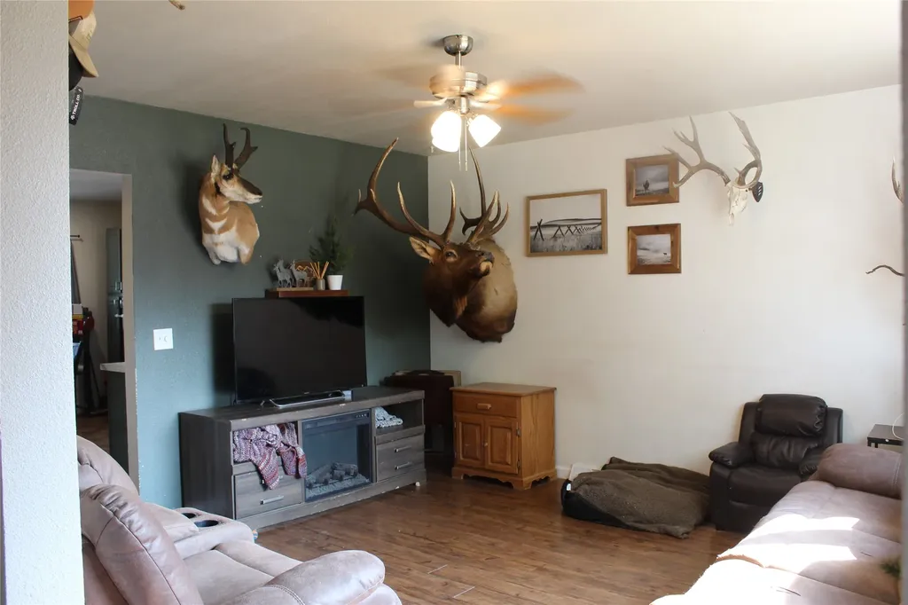 17 S Delaware Street Conrad MT 59425
