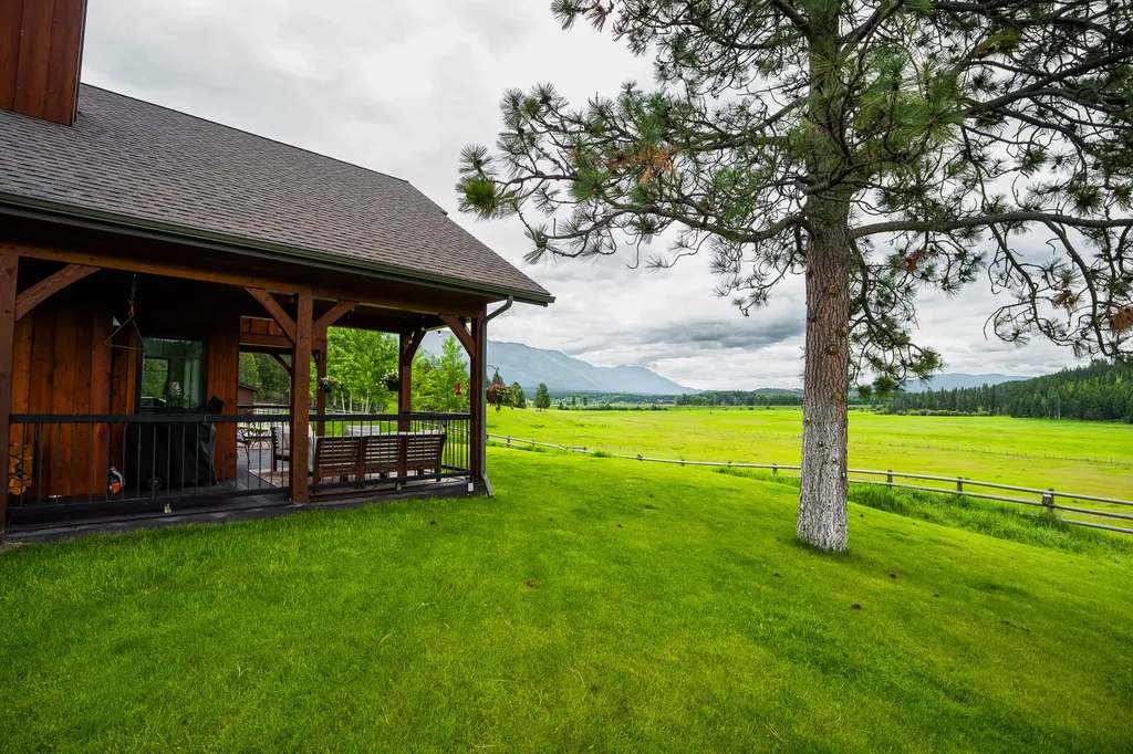 950 Eagle Lake Loop Fortine MT 59918