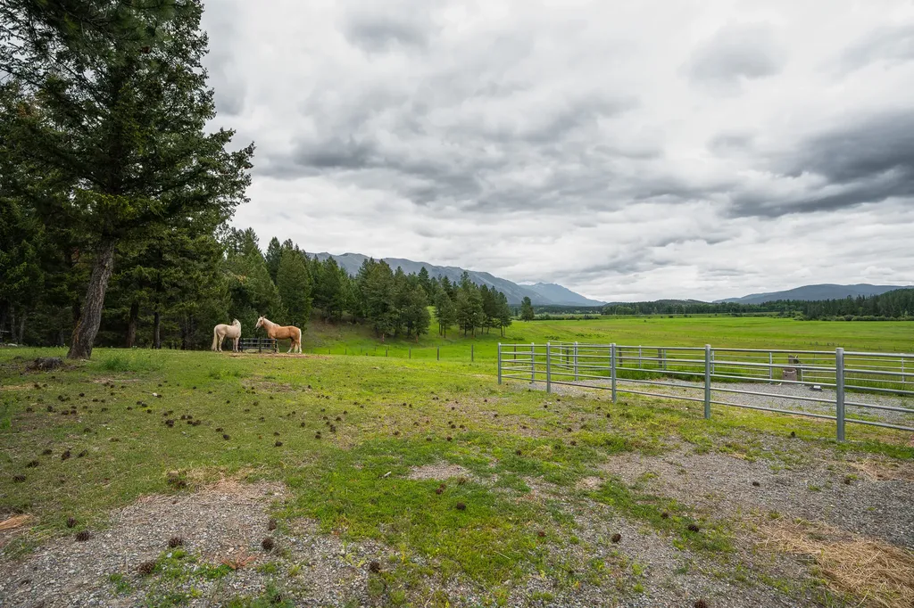 950 Eagle Lake Loop Fortine MT 59918