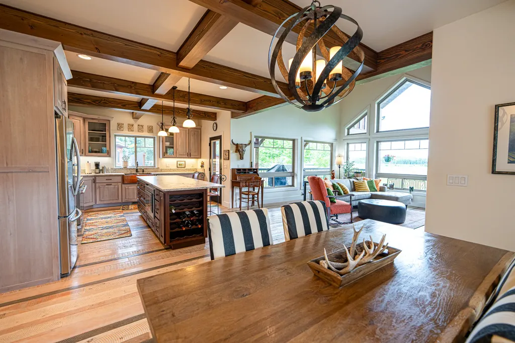 950 Eagle Lake Loop Fortine MT 59918