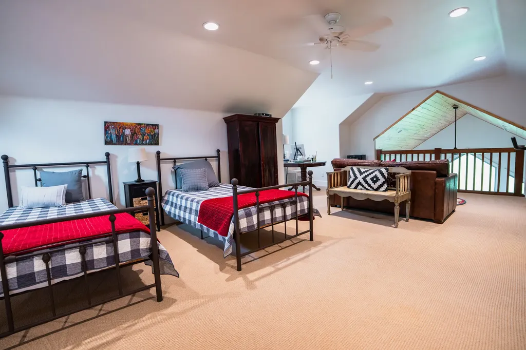 950 Eagle Lake Loop Fortine MT 59918