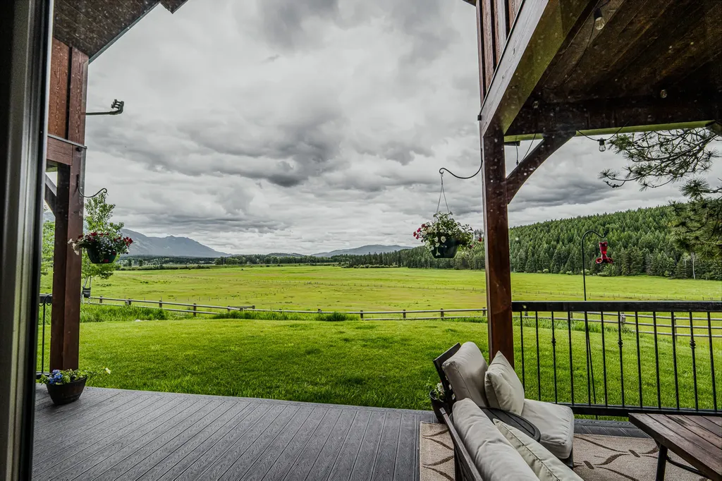 950 Eagle Lake Loop Fortine MT 59918