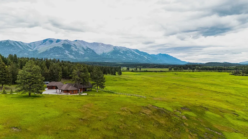 950 Eagle Lake Loop Fortine MT 59918