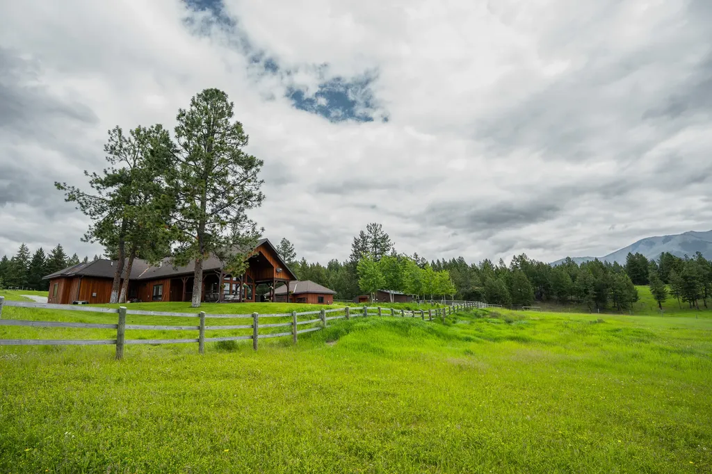 950 Eagle Lake Loop Fortine MT 59918