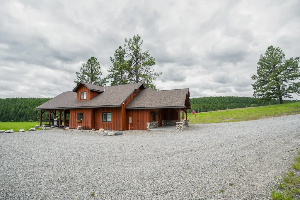 950 Eagle Lake Loop Fortine MT 59918