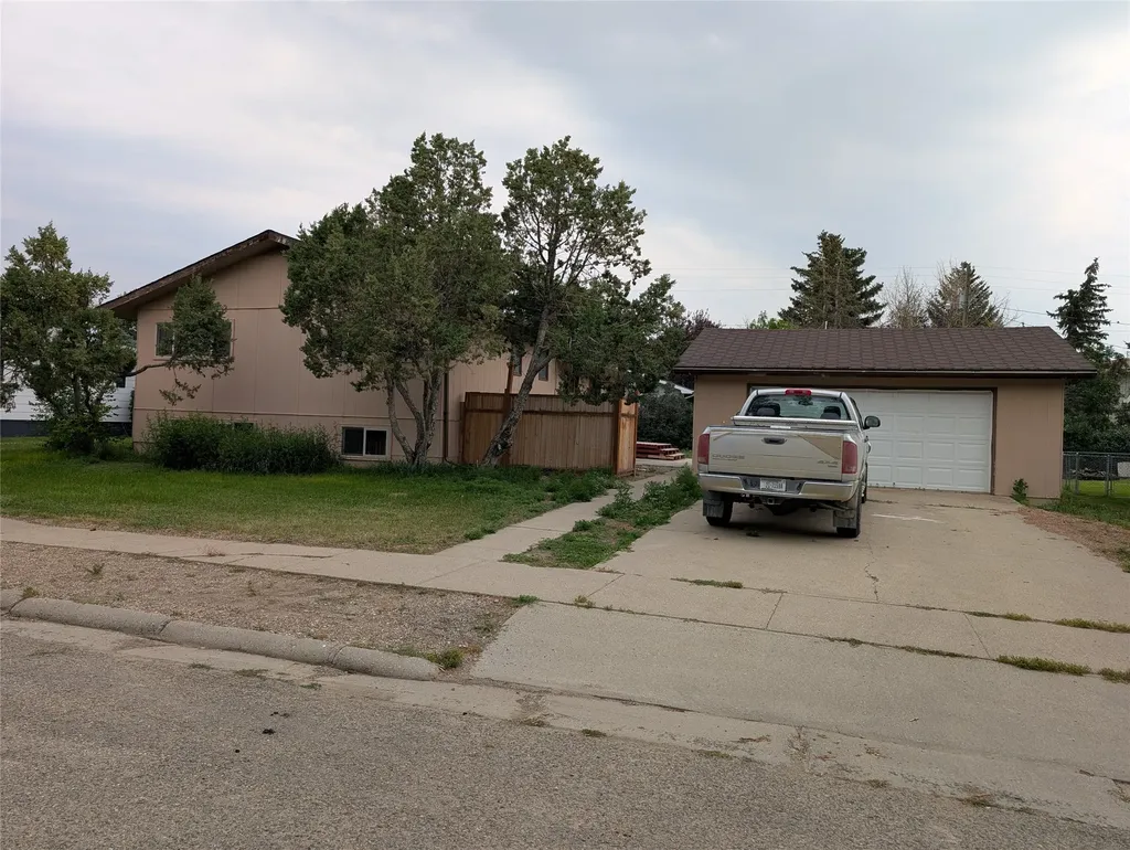 864 Hill Avenue Shelby MT 59474