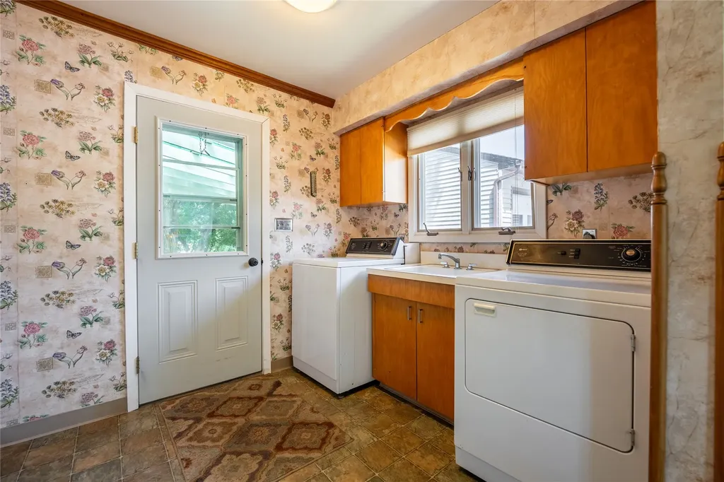 2425 Central Avenue W Great Falls MT 59404