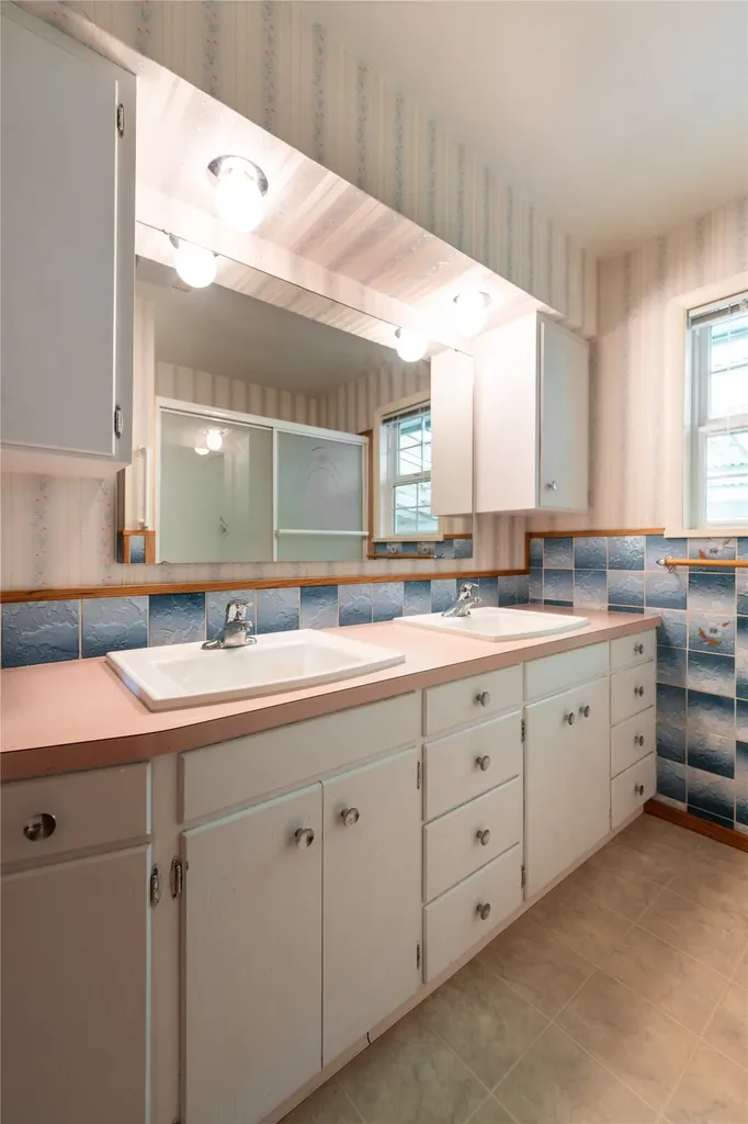 2425 Central Avenue W Great Falls MT 59404