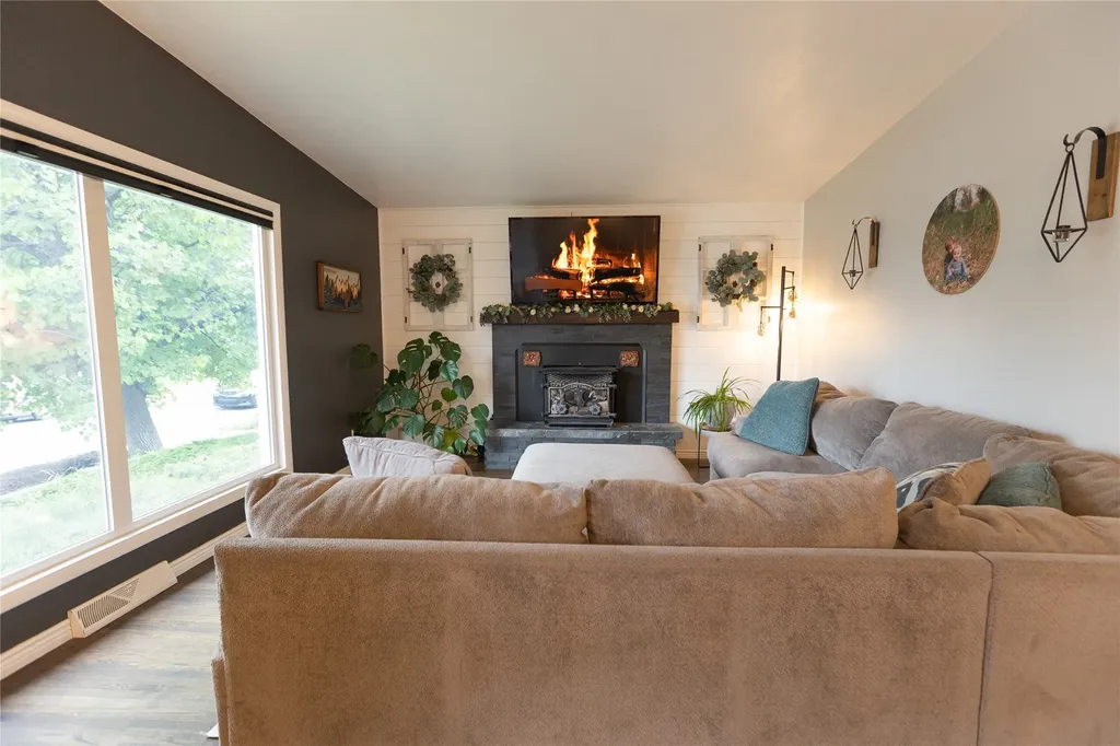 605 Skyline Drive NE Great Falls MT 59404