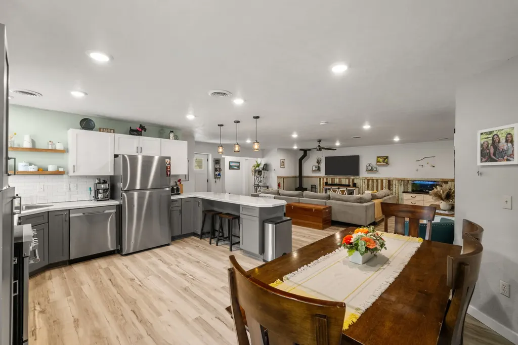 510 N Main Street Twin Bridges MT 59754