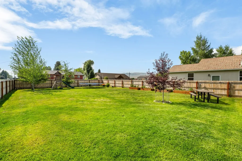 510 N Main Street Twin Bridges MT 59754