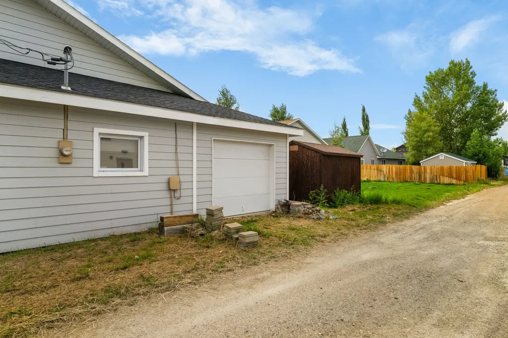 510 N Main Street Twin Bridges MT 59754