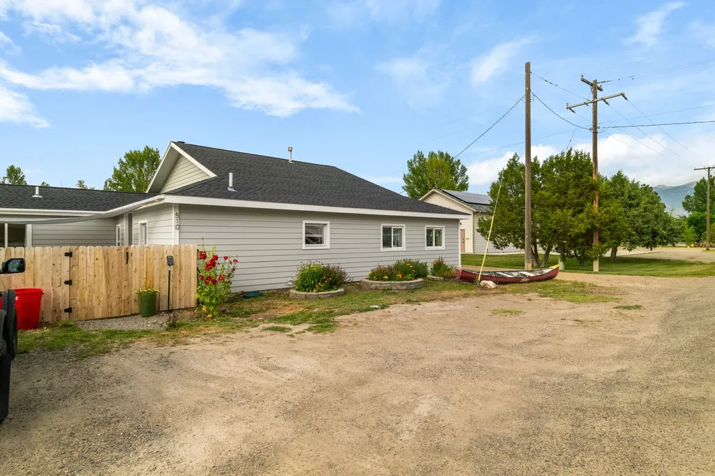 510 N Main Street Twin Bridges MT 59754