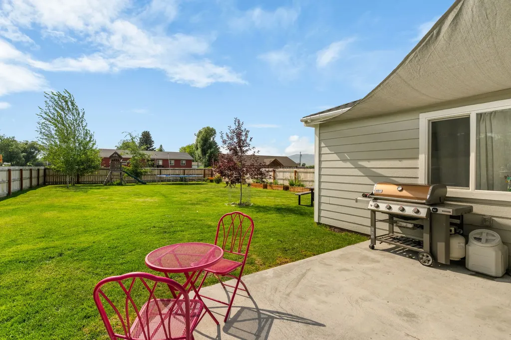 510 N Main Street Twin Bridges MT 59754