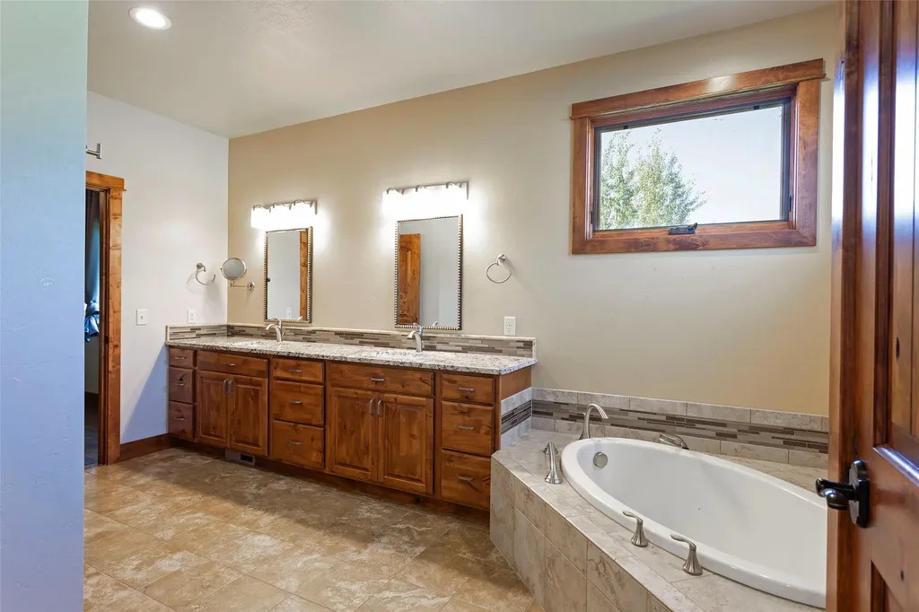 113 Silverado Trail Hamilton MT 59840