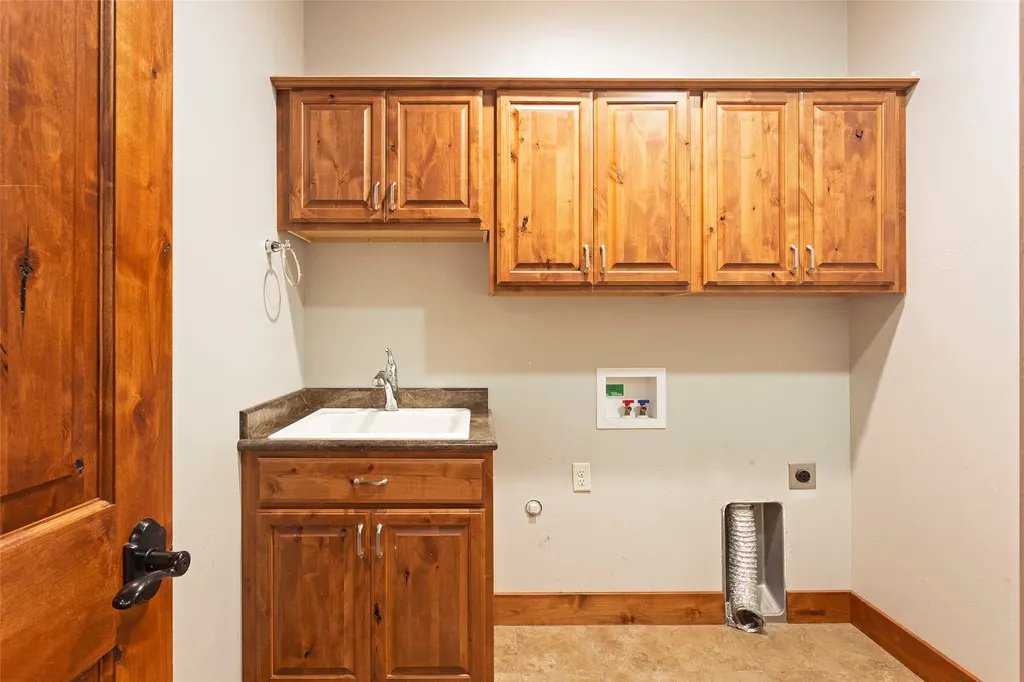 113 Silverado Trail Hamilton MT 59840