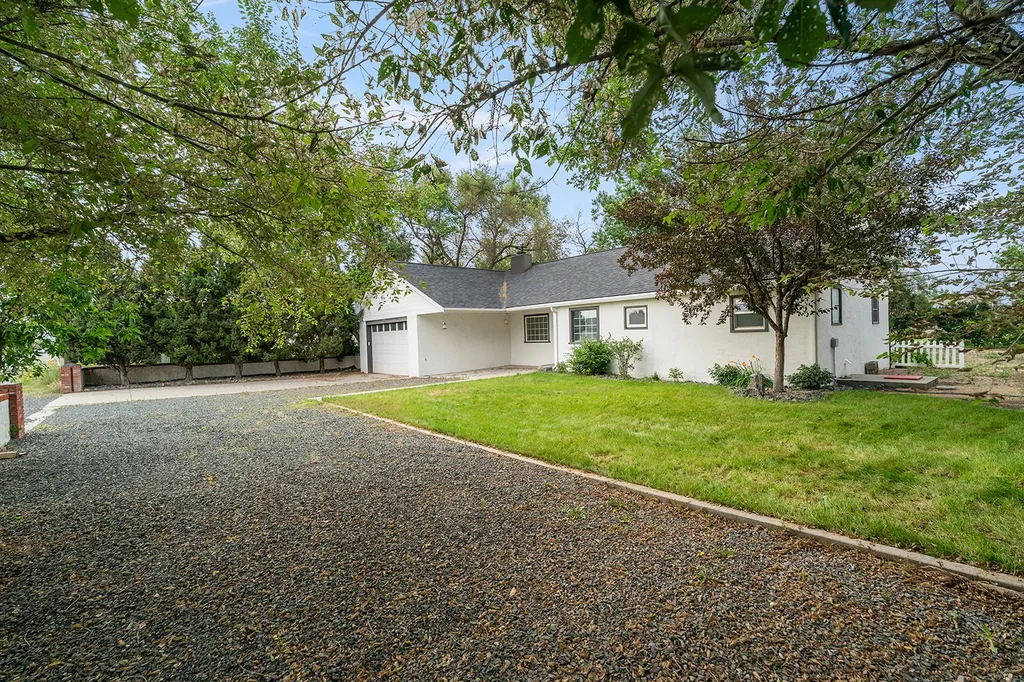 1120 Sierra Road W Helena MT 59602