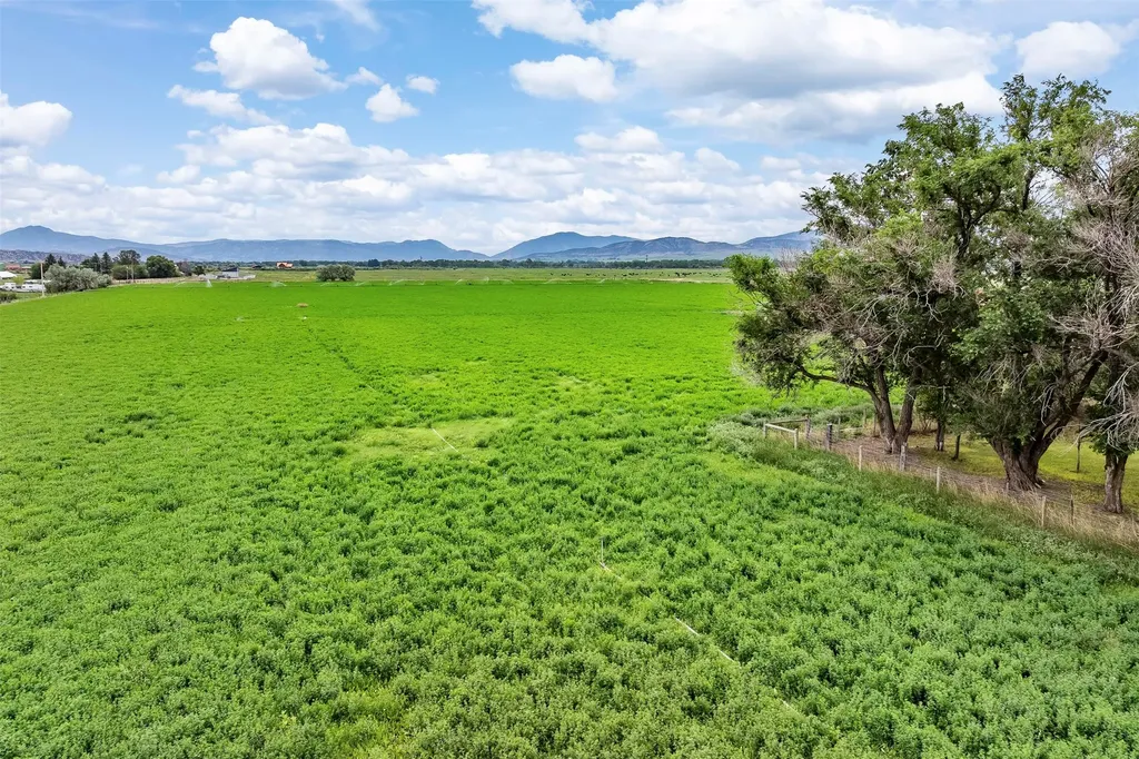 27 Sugar Beet Row Whitehall MT 59759