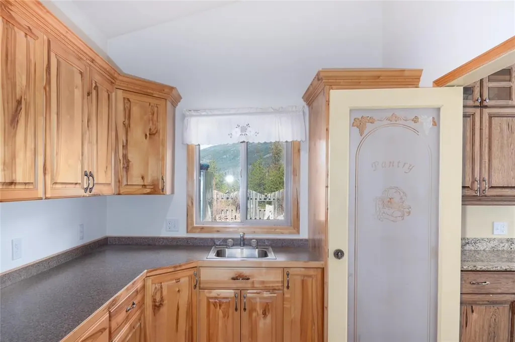 10 Northshore Drive Troy MT 59935