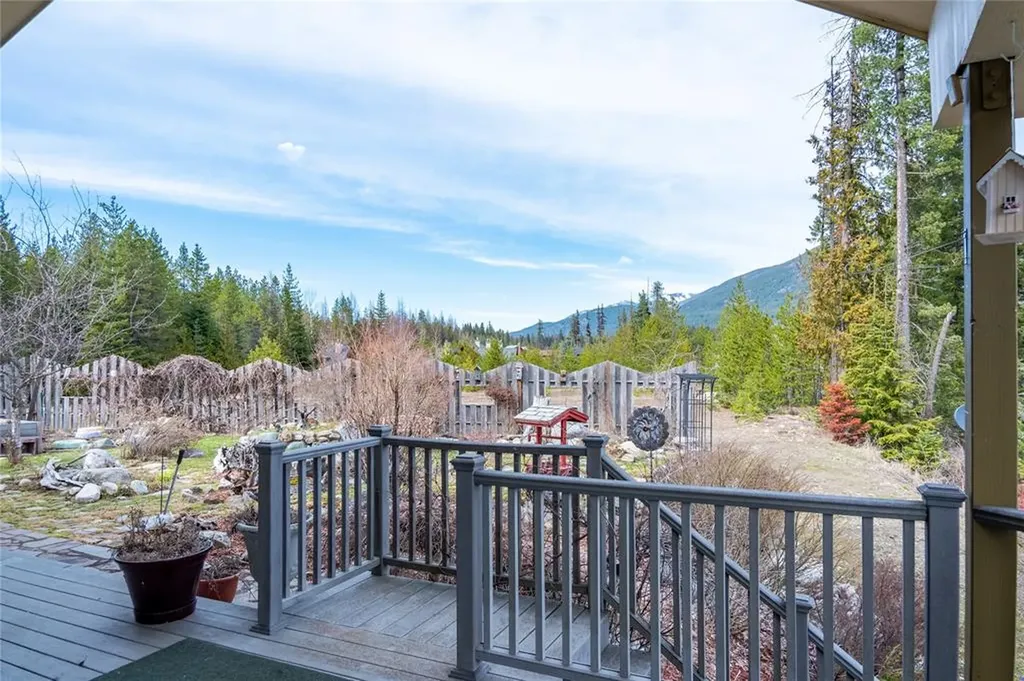 10 Northshore Drive Troy MT 59935