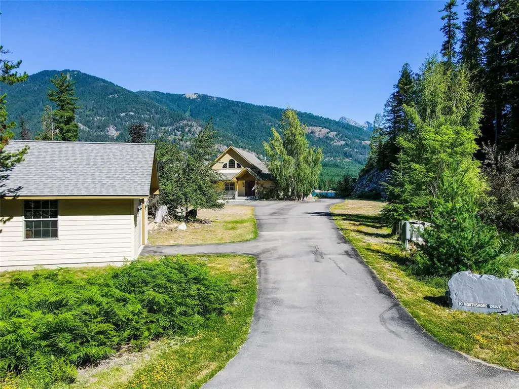 10 Northshore Drive Troy MT 59935
