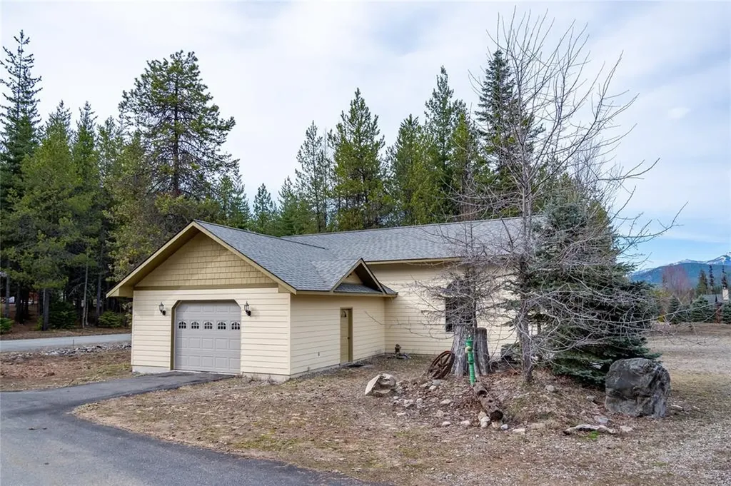10 Northshore Drive Troy MT 59935