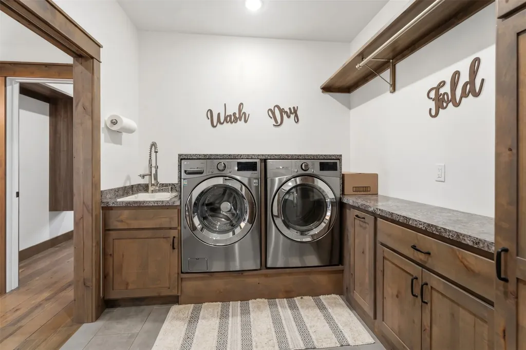431 Cherry Branch Lane Hamilton MT 59840