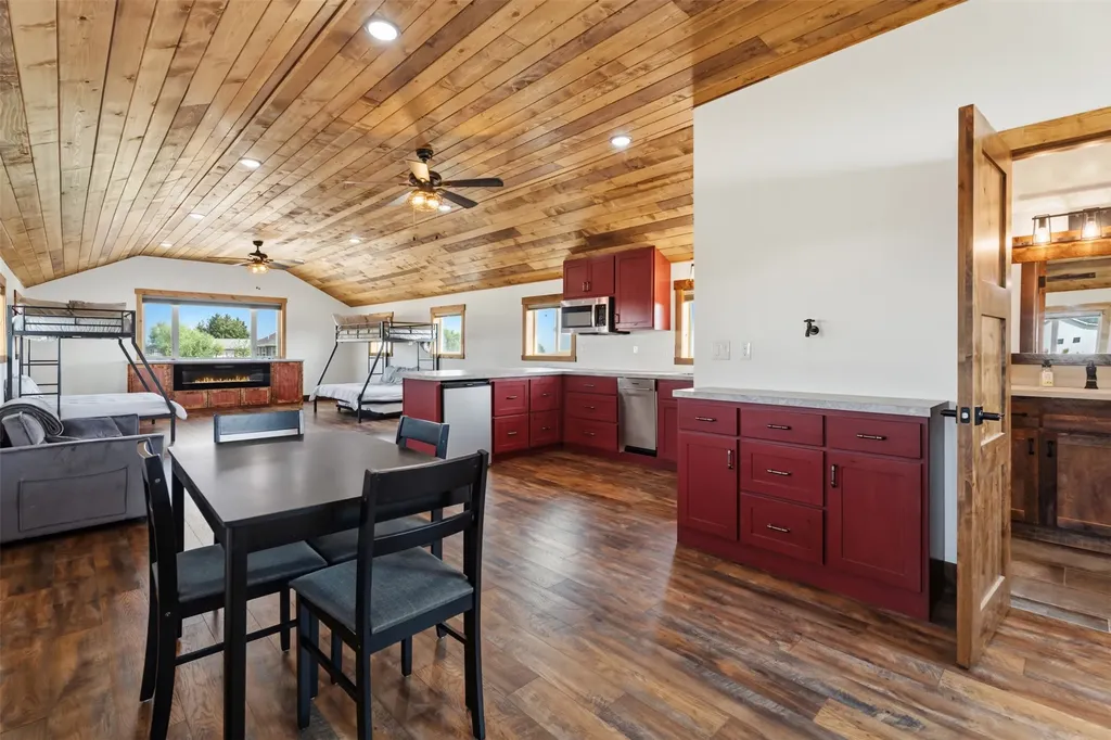 431 Cherry Branch Lane Hamilton MT 59840