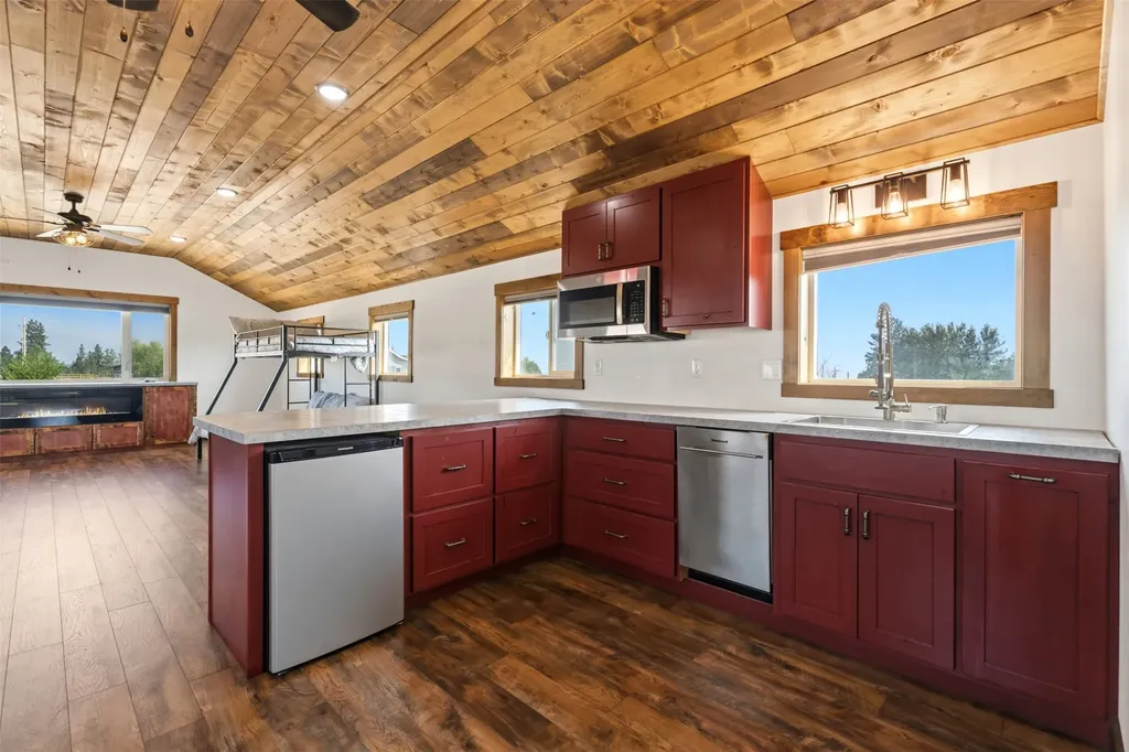 431 Cherry Branch Lane Hamilton MT 59840