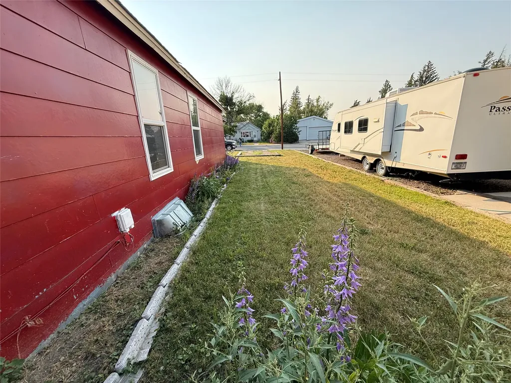 221 4th Avenue SE Cut Bank MT 59427