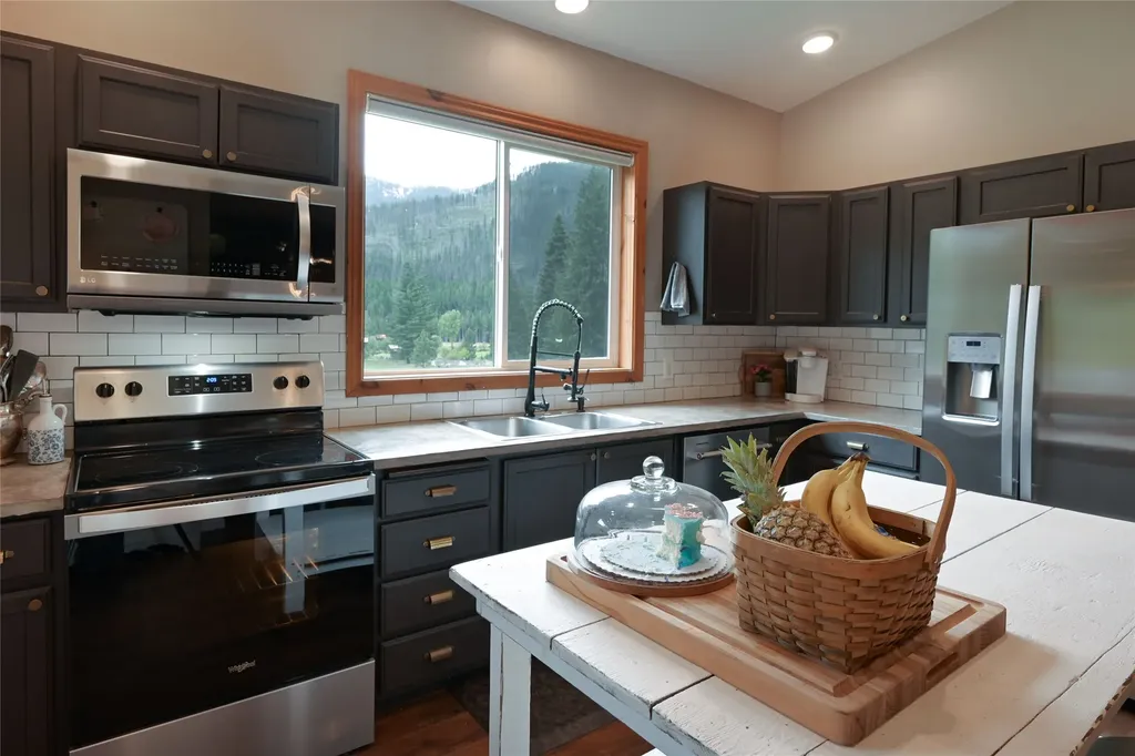 2 Cedar Grove Lane Noxon MT 59853