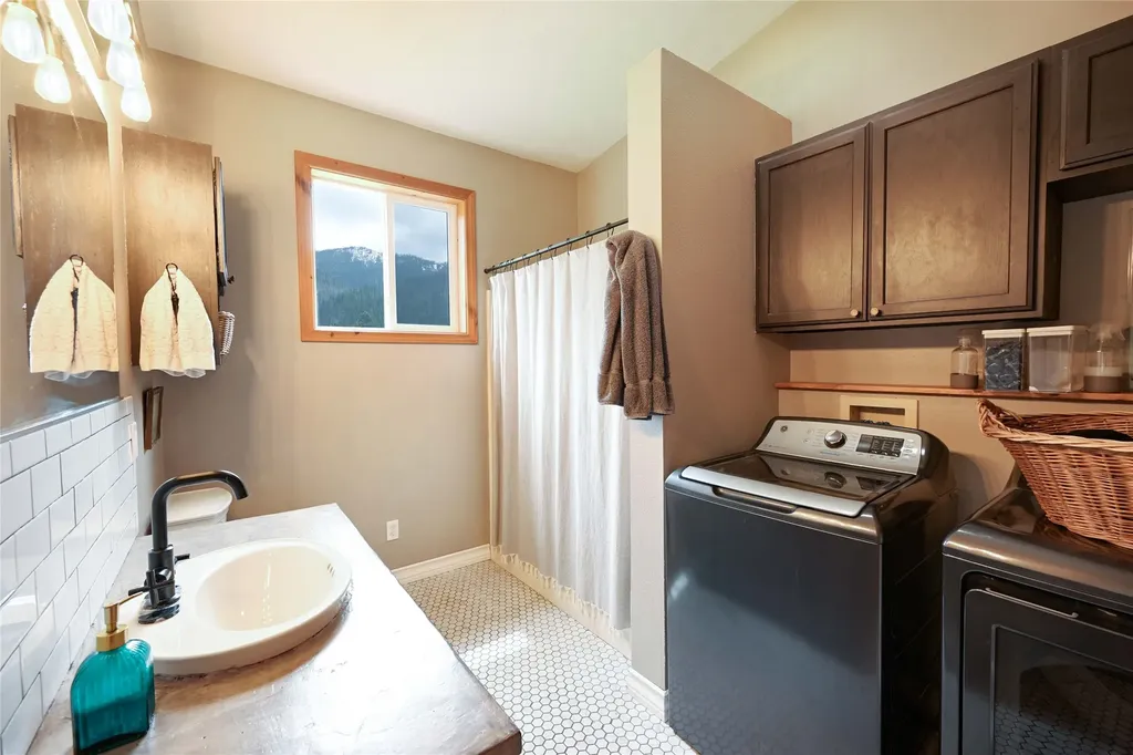 2 Cedar Grove Lane Noxon MT 59853