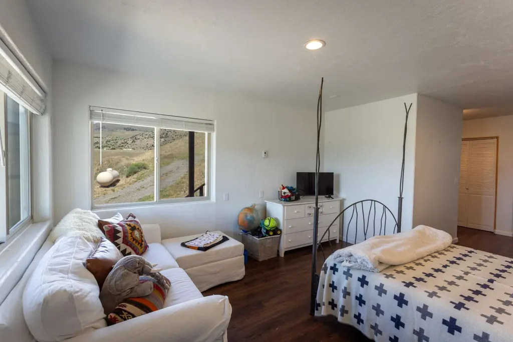 19 Aquila Lane Emigrant MT 59027