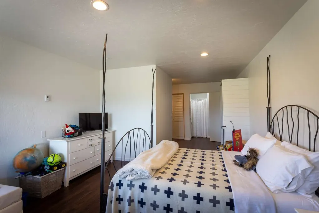 19 Aquila Lane Emigrant MT 59027