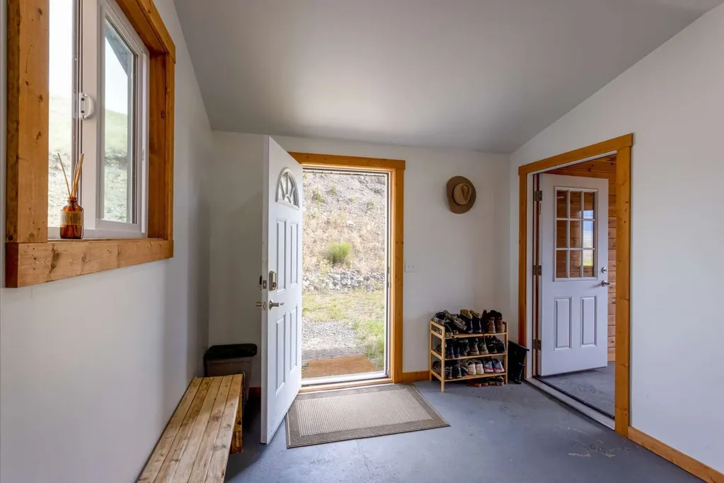 19 Aquila Lane Emigrant MT 59027