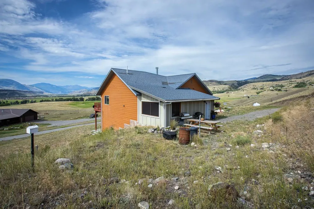19 Aquila Lane Emigrant MT 59027
