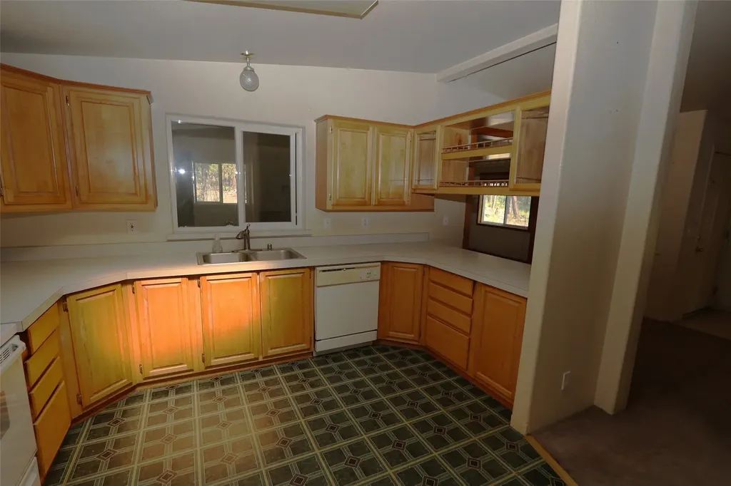 40 Old Cedar Creek Road Plains MT 59859