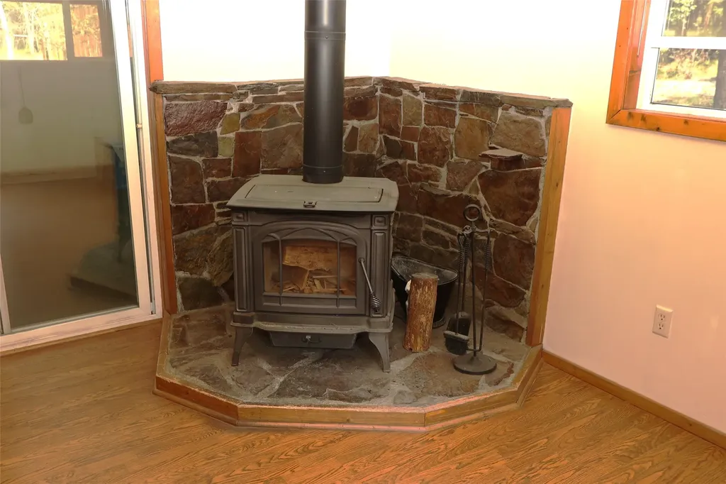 40 Old Cedar Creek Road Plains MT 59859