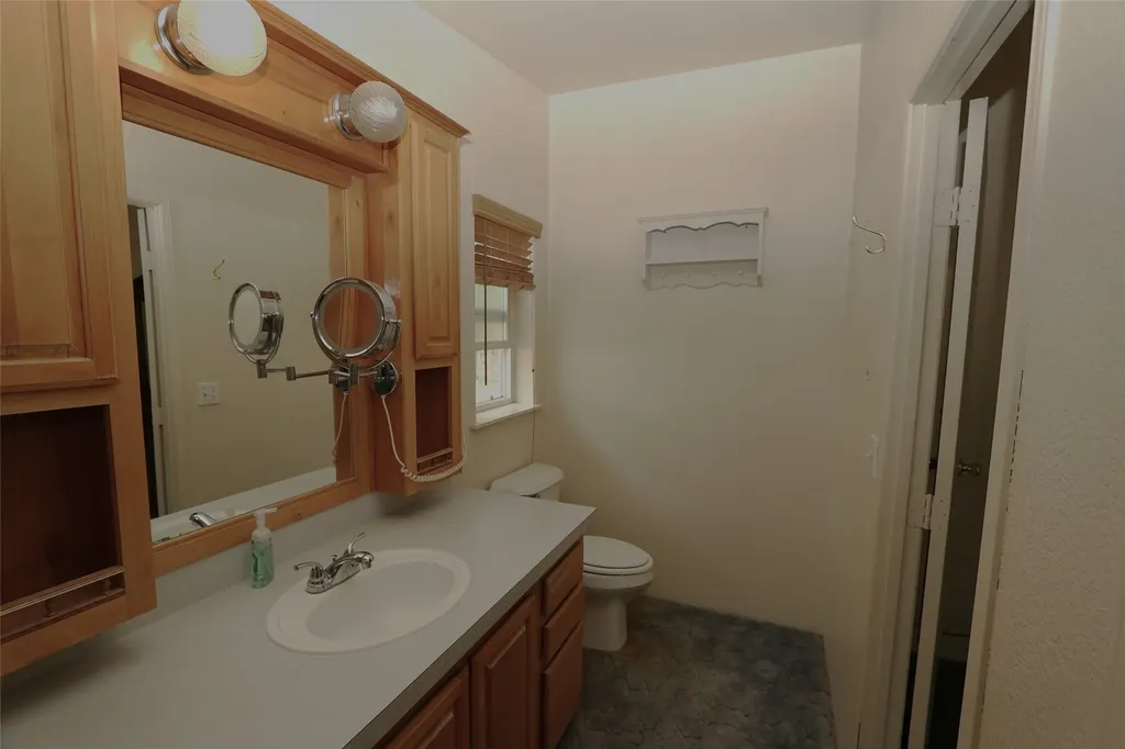 40 Old Cedar Creek Road Plains MT 59859