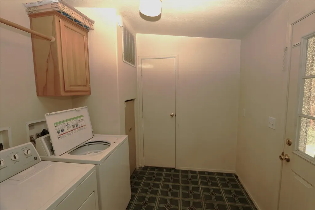 40 Old Cedar Creek Road Plains MT 59859