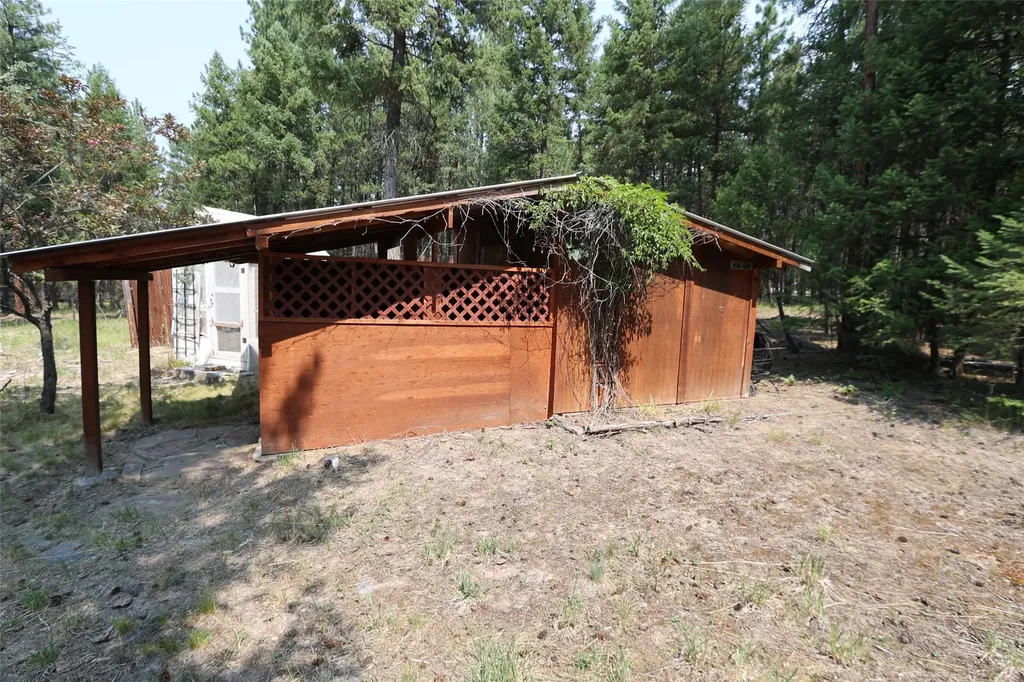 40 Old Cedar Creek Road Plains MT 59859